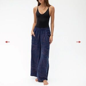 Left On Friday Blue Wide Leg Pants small